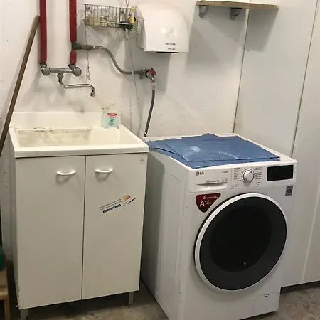 Pidkova Konukevi Modena